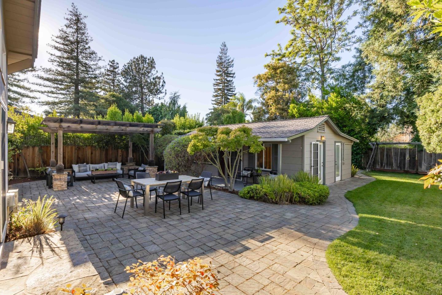 Detail Gallery Image 22 of 32 For 1220 Payne Dr, Los Altos,  CA 94024 - 4 Beds | 3 Baths