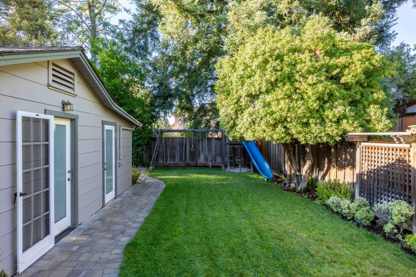Detail Gallery Image 25 of 32 For 1220 Payne Dr, Los Altos,  CA 94024 - 4 Beds | 3 Baths