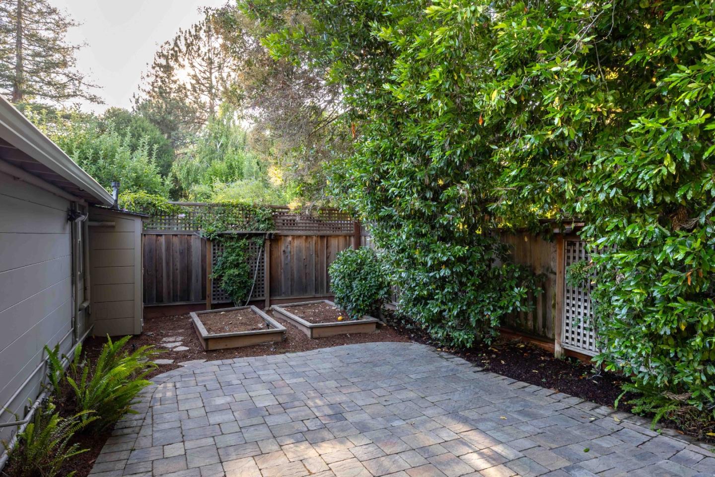 Detail Gallery Image 26 of 32 For 1220 Payne Dr, Los Altos,  CA 94024 - 4 Beds | 3 Baths