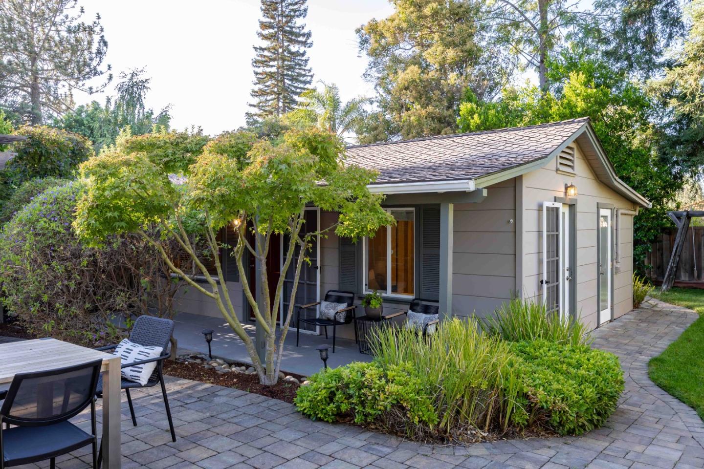 Detail Gallery Image 27 of 32 For 1220 Payne Dr, Los Altos,  CA 94024 - 4 Beds | 3 Baths