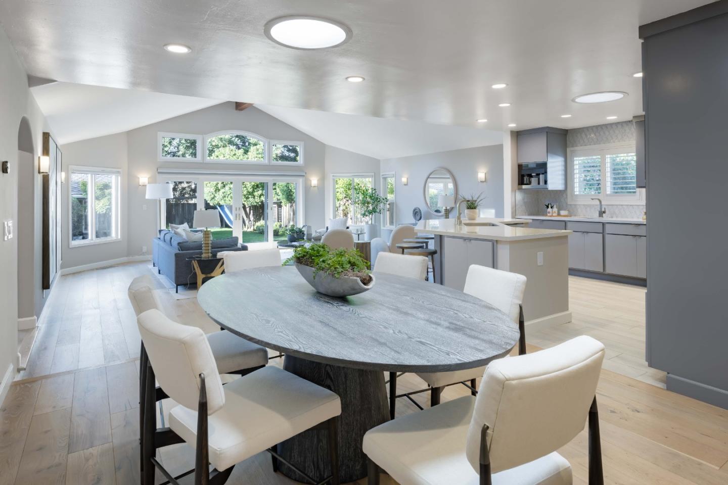 Detail Gallery Image 7 of 32 For 1220 Payne Dr, Los Altos,  CA 94024 - 4 Beds | 3 Baths