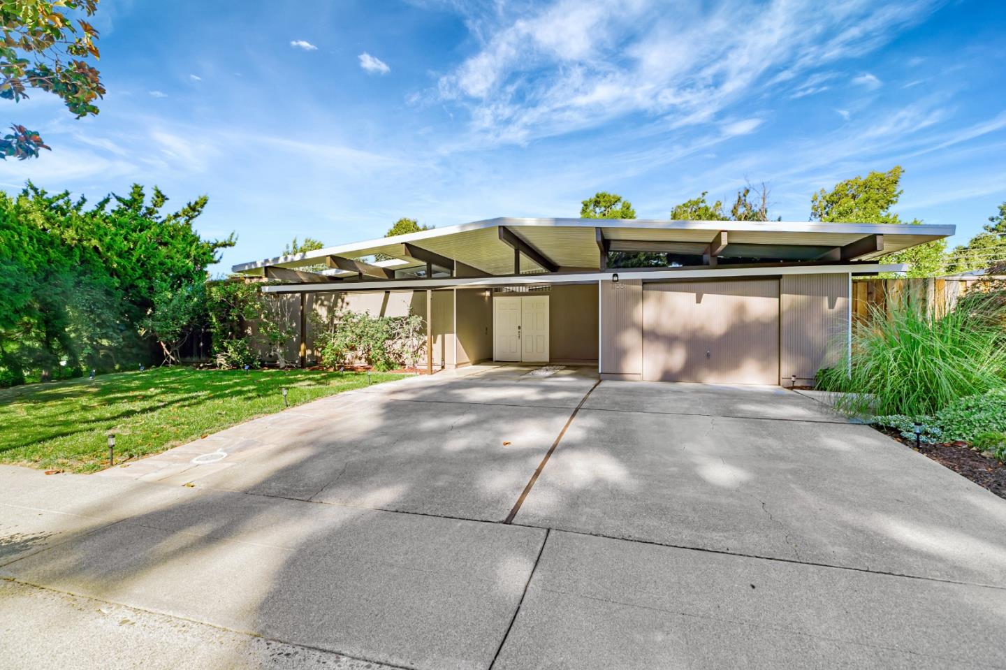 Detail Gallery Image 2 of 49 For 1156 Shenandoah Dr, Sunnyvale,  CA 94087 - 4 Beds | 2 Baths