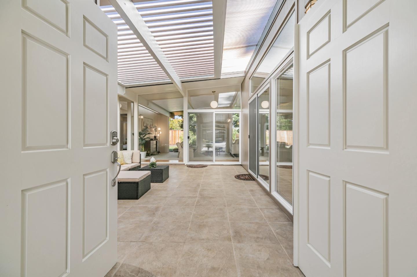 Detail Gallery Image 4 of 49 For 1156 Shenandoah Dr, Sunnyvale,  CA 94087 - 4 Beds | 2 Baths
