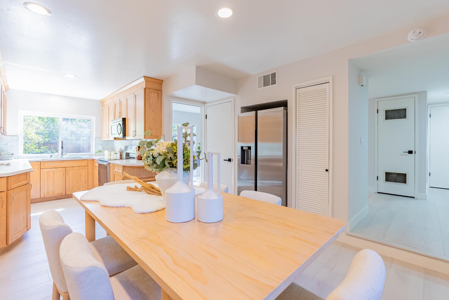 Detail Gallery Image 12 of 55 For 10178 Ridgeway Dr, Cupertino,  CA 95014 - 4 Beds | 2/1 Baths