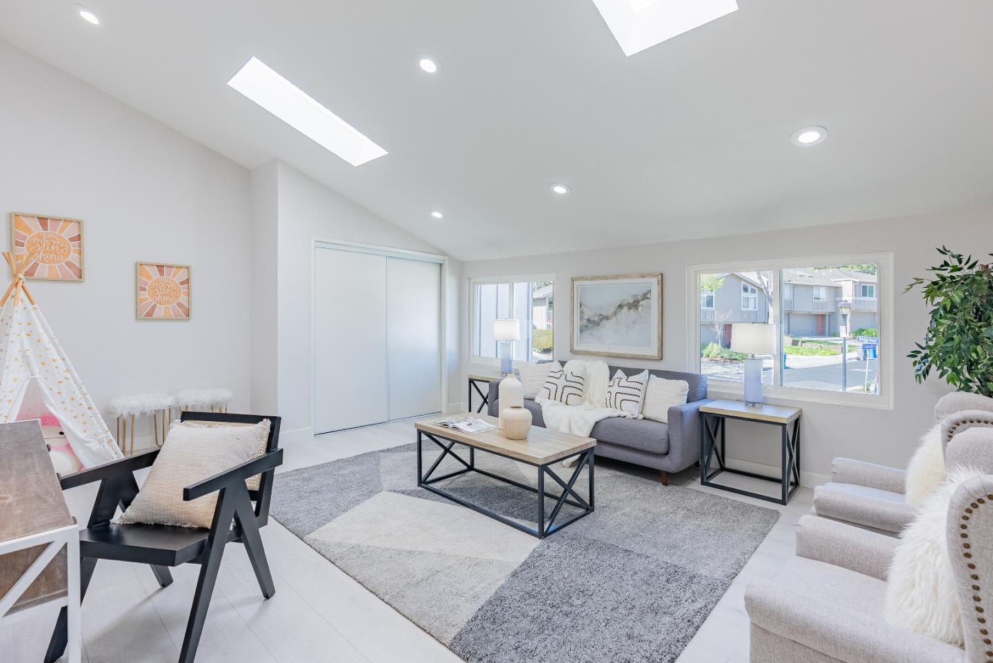 Detail Gallery Image 25 of 55 For 10178 Ridgeway Dr, Cupertino,  CA 95014 - 4 Beds | 2/1 Baths