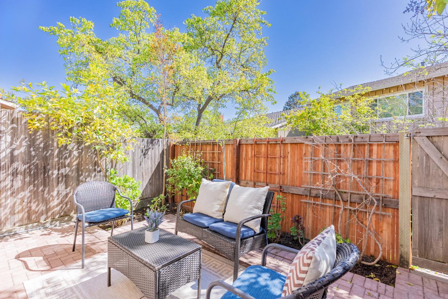 Detail Gallery Image 34 of 55 For 10178 Ridgeway Dr, Cupertino,  CA 95014 - 4 Beds | 2/1 Baths