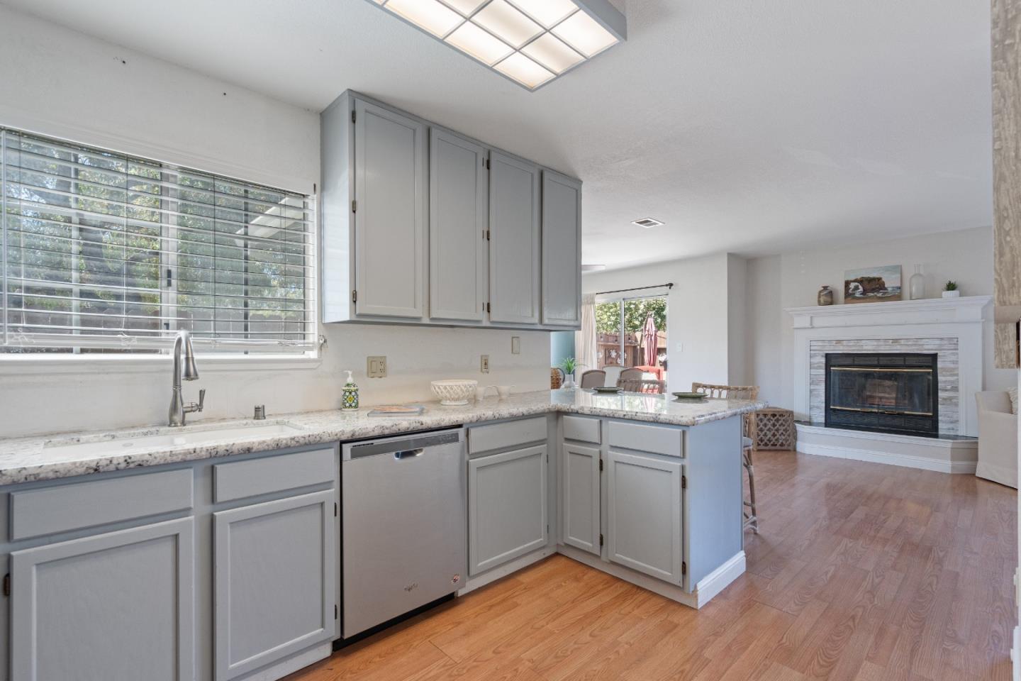 Detail Gallery Image 13 of 43 For 1411 Squire Ct, Hollister,  CA 95023 - 3 Beds | 2 Baths