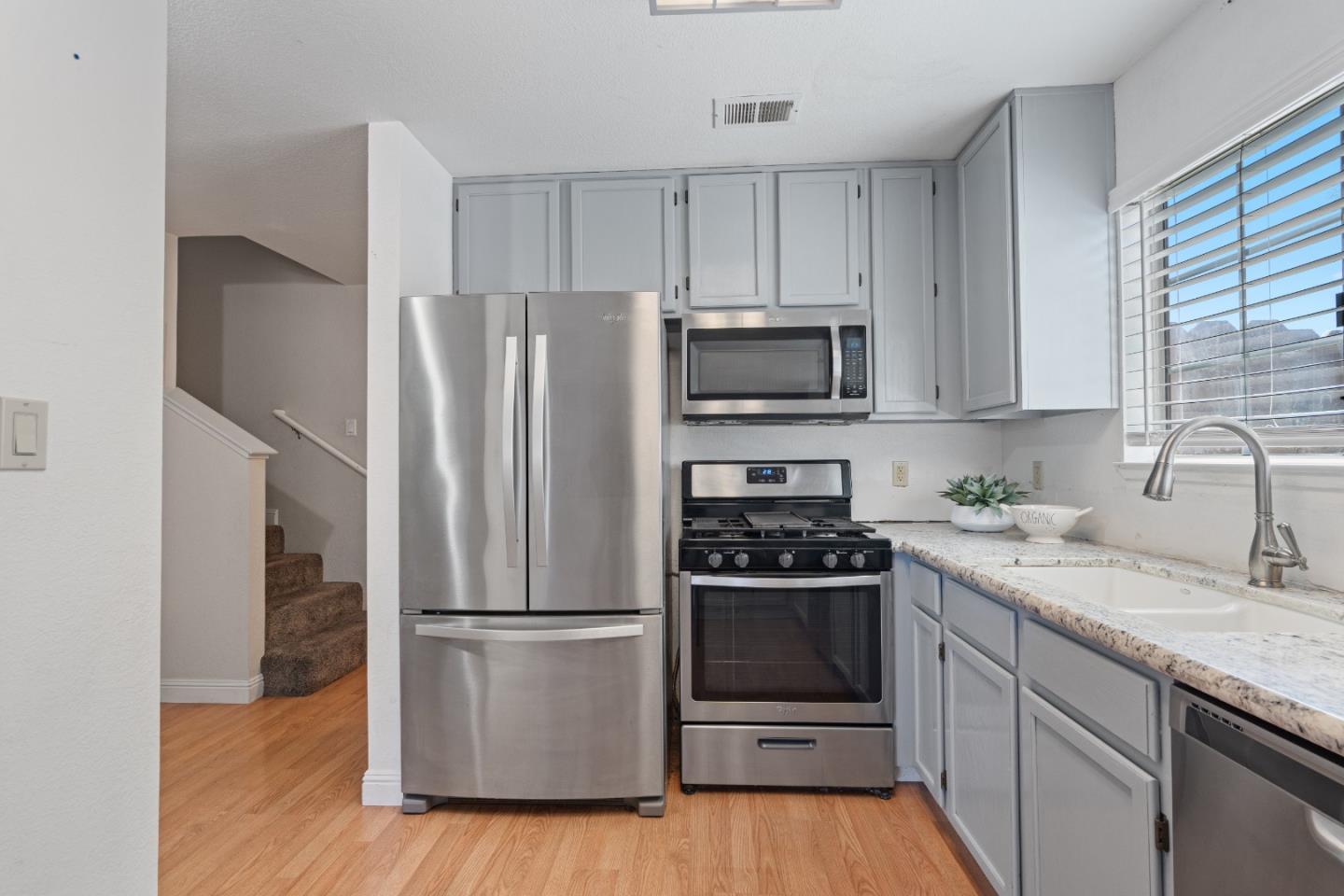 Detail Gallery Image 14 of 43 For 1411 Squire Ct, Hollister,  CA 95023 - 3 Beds | 2 Baths
