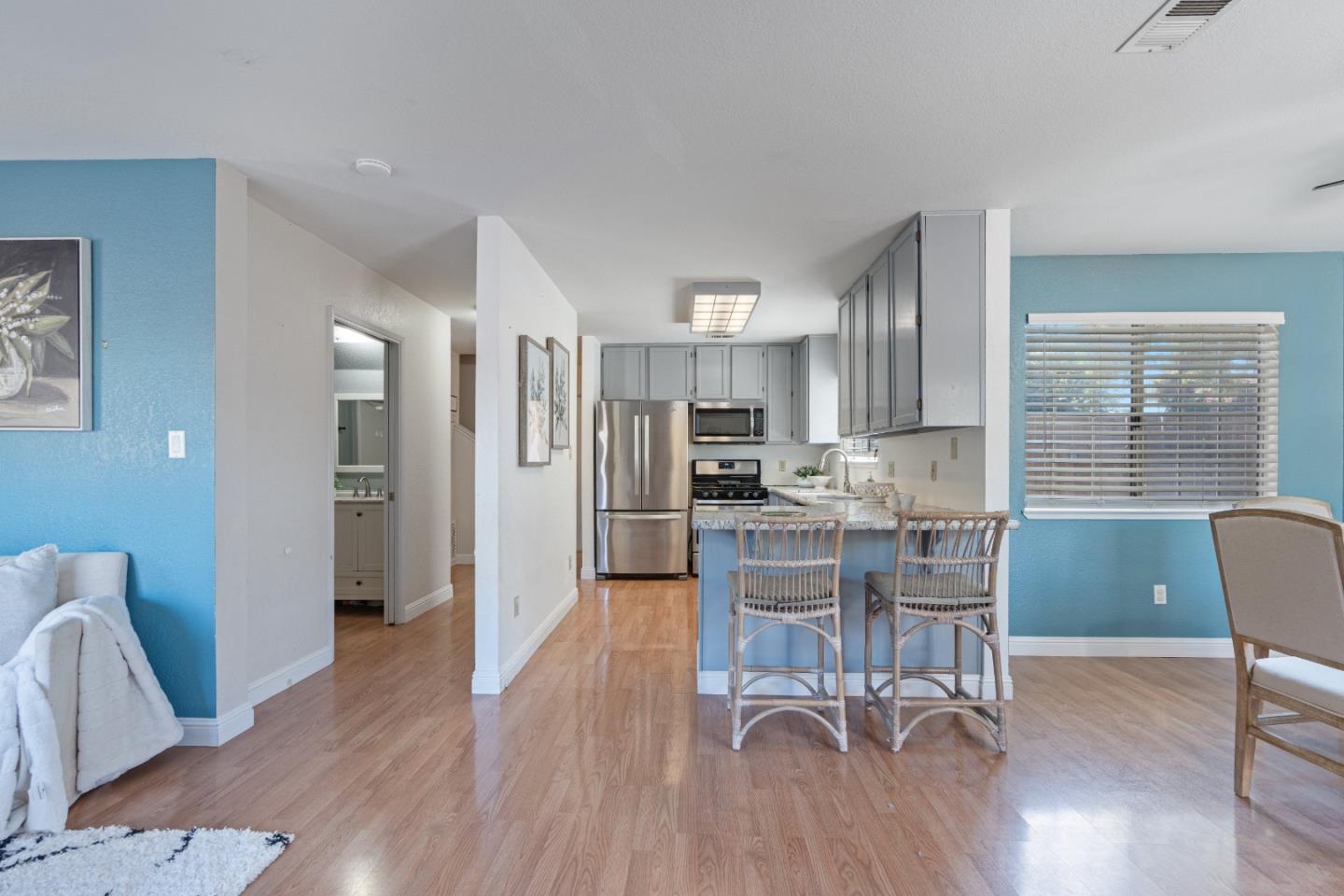 Detail Gallery Image 16 of 43 For 1411 Squire Ct, Hollister,  CA 95023 - 3 Beds | 2 Baths