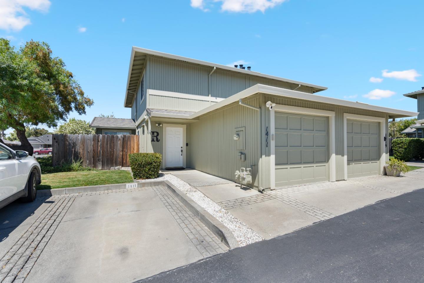 Detail Gallery Image 2 of 43 For 1411 Squire Ct, Hollister,  CA 95023 - 3 Beds | 2 Baths