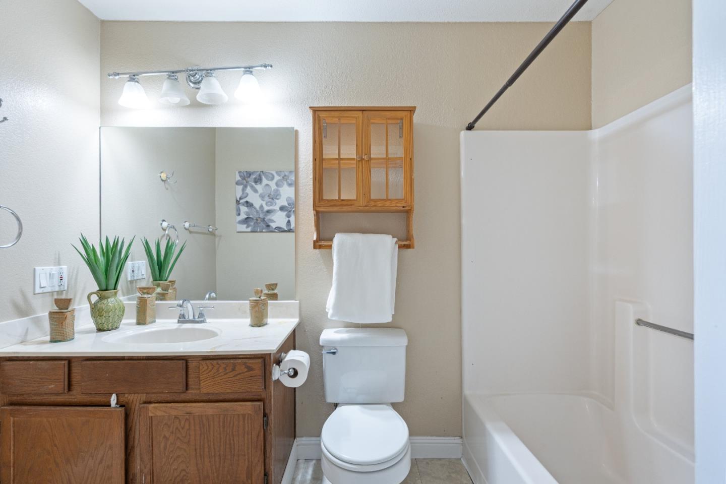 Detail Gallery Image 27 of 43 For 1411 Squire Ct, Hollister,  CA 95023 - 3 Beds | 2 Baths