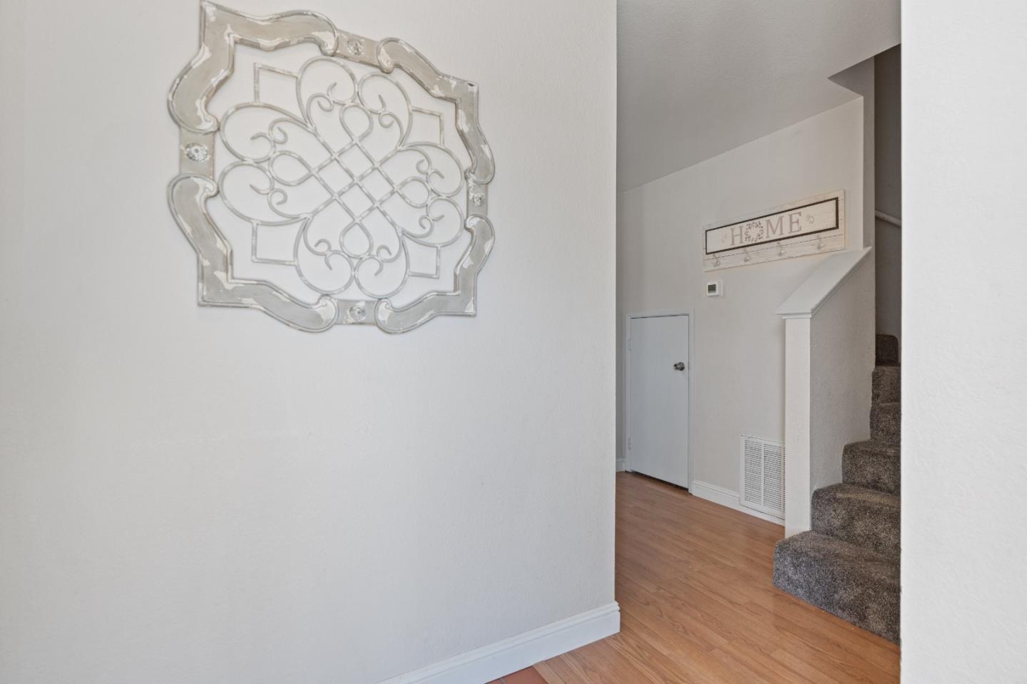 Detail Gallery Image 9 of 43 For 1411 Squire Ct, Hollister,  CA 95023 - 3 Beds | 2 Baths