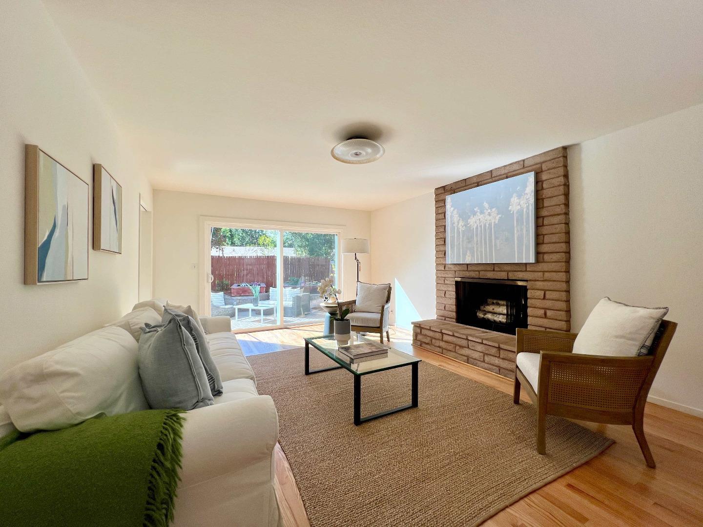 Detail Gallery Image 8 of 24 For 665 Towle Way, Palo Alto,  CA 94306 - 5 Beds | 2/1 Baths