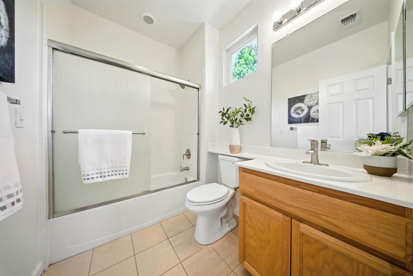 Detail Gallery Image 24 of 42 For 546 Marble Arch Ave, San Jose,  CA 95136 - 2 Beds | 2/1 Baths