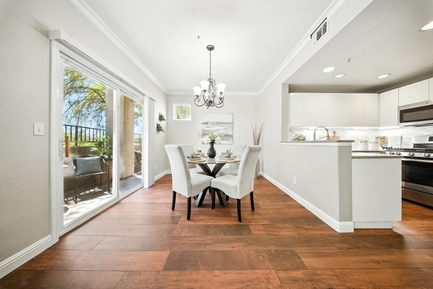 Detail Gallery Image 8 of 42 For 546 Marble Arch Ave, San Jose,  CA 95136 - 2 Beds | 2/1 Baths