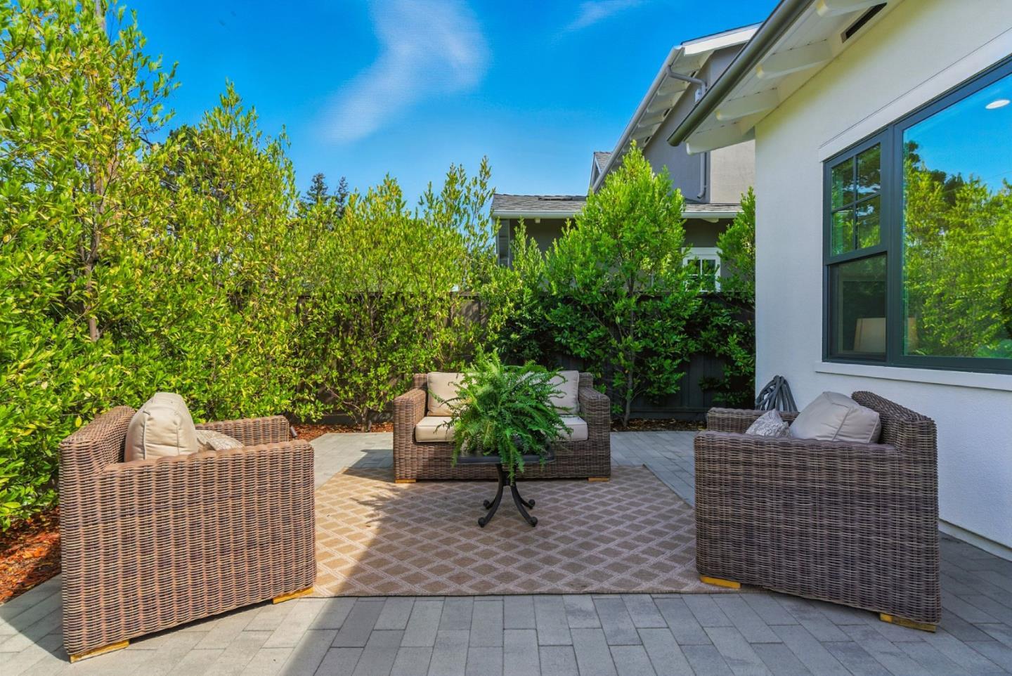 Detail Gallery Image 13 of 16 For 207 Oak Tree Cir, Los Gatos,  CA 95032 - 4 Beds | 3/1 Baths