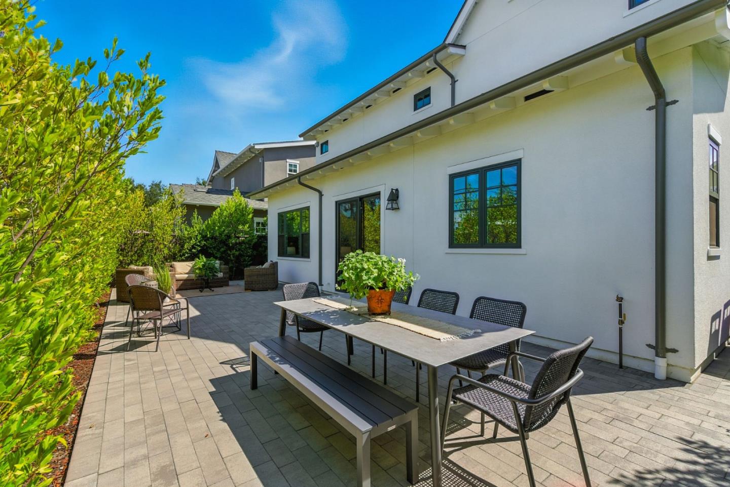Detail Gallery Image 14 of 16 For 207 Oak Tree Cir, Los Gatos,  CA 95032 - 4 Beds | 3/1 Baths