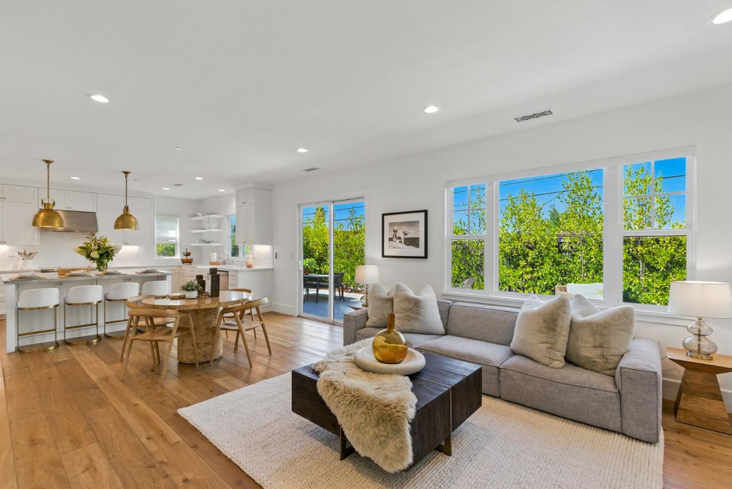 Detail Gallery Image 4 of 16 For 207 Oak Tree Cir, Los Gatos,  CA 95032 - 4 Beds | 3/1 Baths