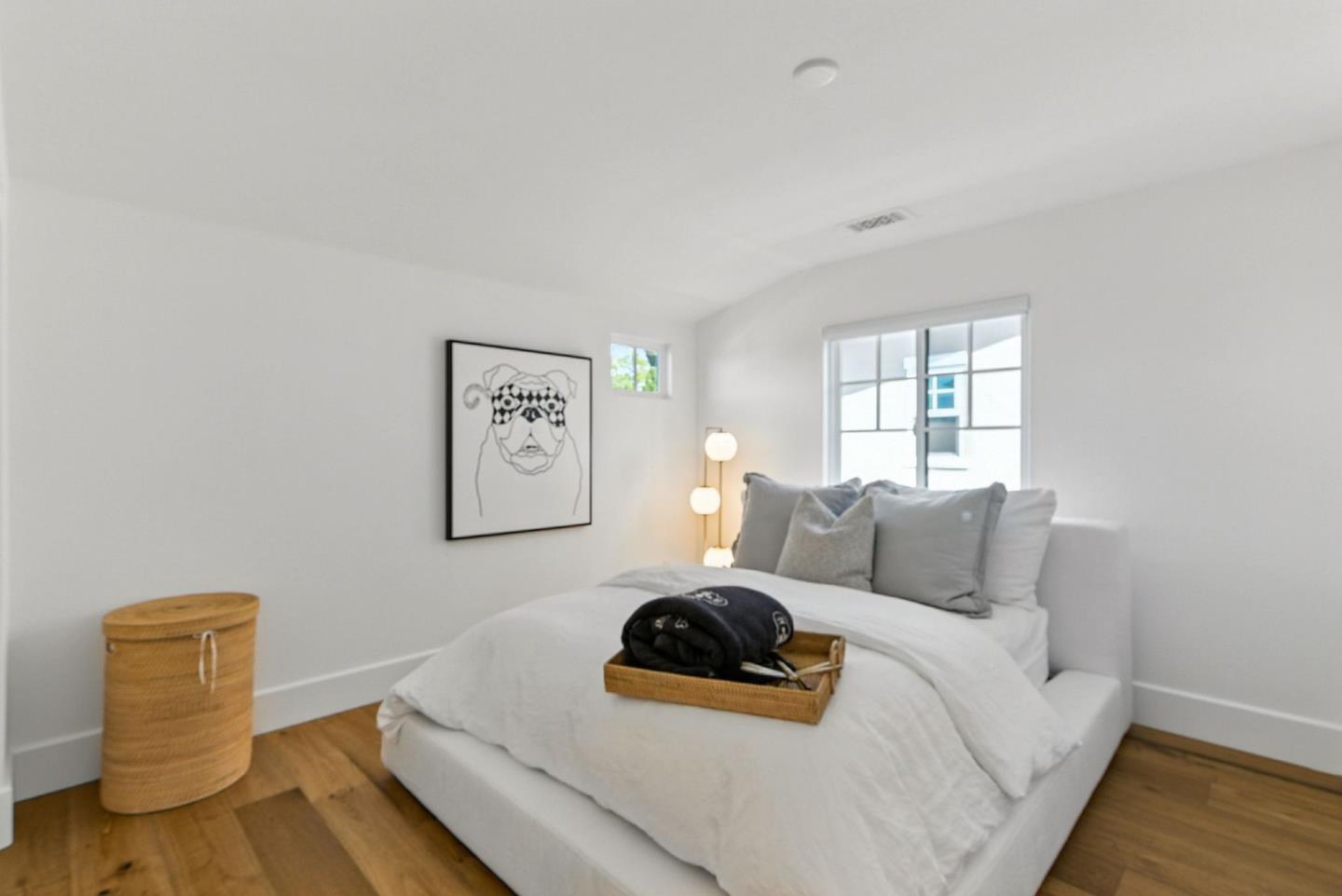 Detail Gallery Image 9 of 16 For 207 Oak Tree Cir, Los Gatos,  CA 95032 - 4 Beds | 3/1 Baths