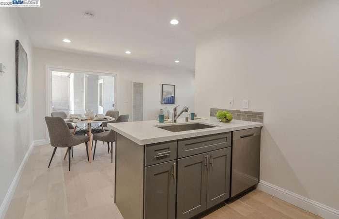 Detail Gallery Image 2 of 6 For 33215 Lake Champlain Ct, Fremont,  CA 94555 - 3 Beds | 2 Baths