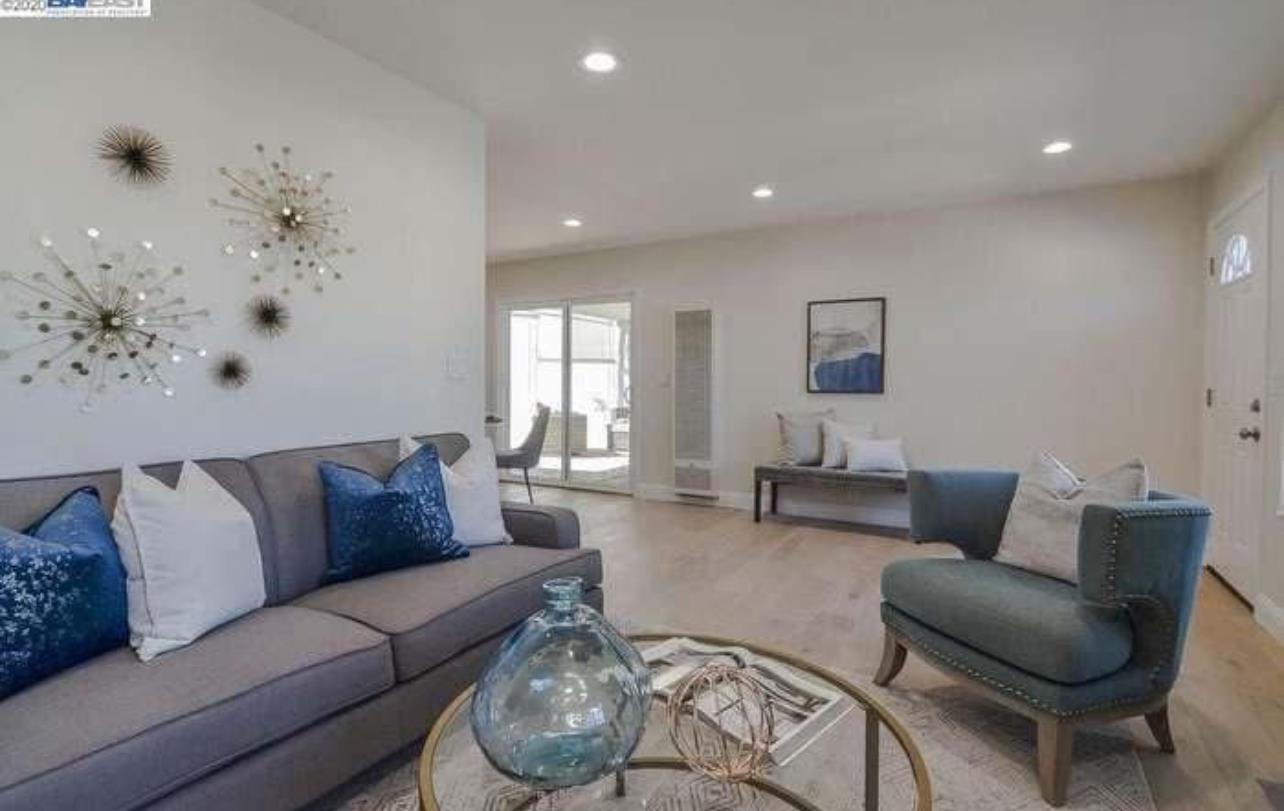 Detail Gallery Image 3 of 6 For 33215 Lake Champlain Ct, Fremont,  CA 94555 - 3 Beds | 2 Baths