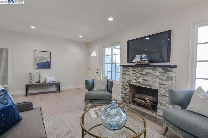 Detail Gallery Image 4 of 6 For 33215 Lake Champlain Ct, Fremont,  CA 94555 - 3 Beds | 2 Baths