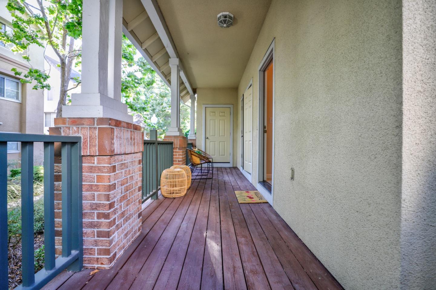 Detail Gallery Image 10 of 51 For 355 Snyder Ln, Mountain View,  CA 94043 - 3 Beds | 2/1 Baths