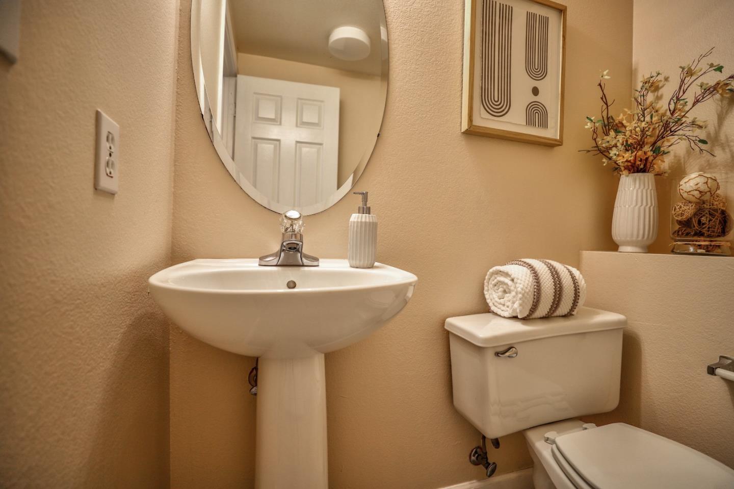 Detail Gallery Image 16 of 51 For 355 Snyder Ln, Mountain View,  CA 94043 - 3 Beds | 2/1 Baths
