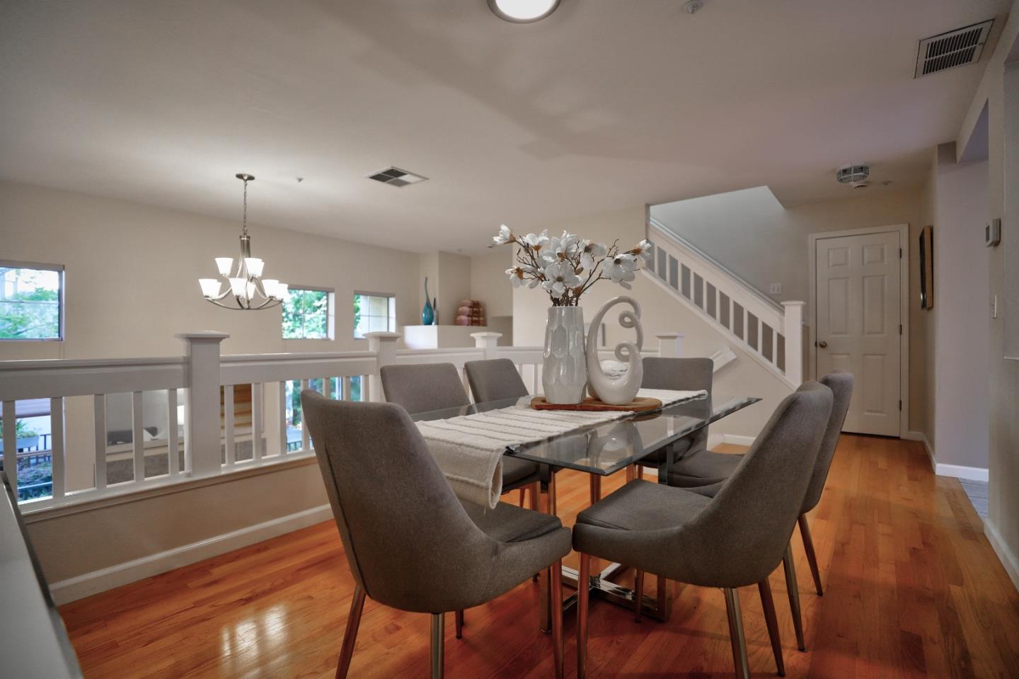 Detail Gallery Image 18 of 51 For 355 Snyder Ln, Mountain View,  CA 94043 - 3 Beds | 2/1 Baths