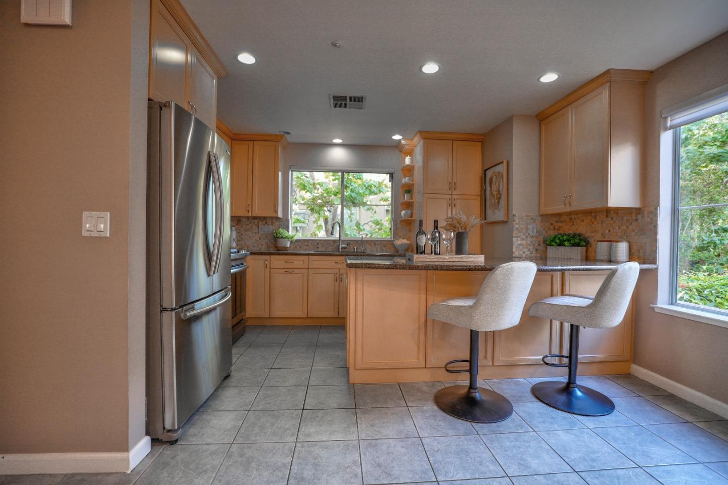 Detail Gallery Image 19 of 51 For 355 Snyder Ln, Mountain View,  CA 94043 - 3 Beds | 2/1 Baths