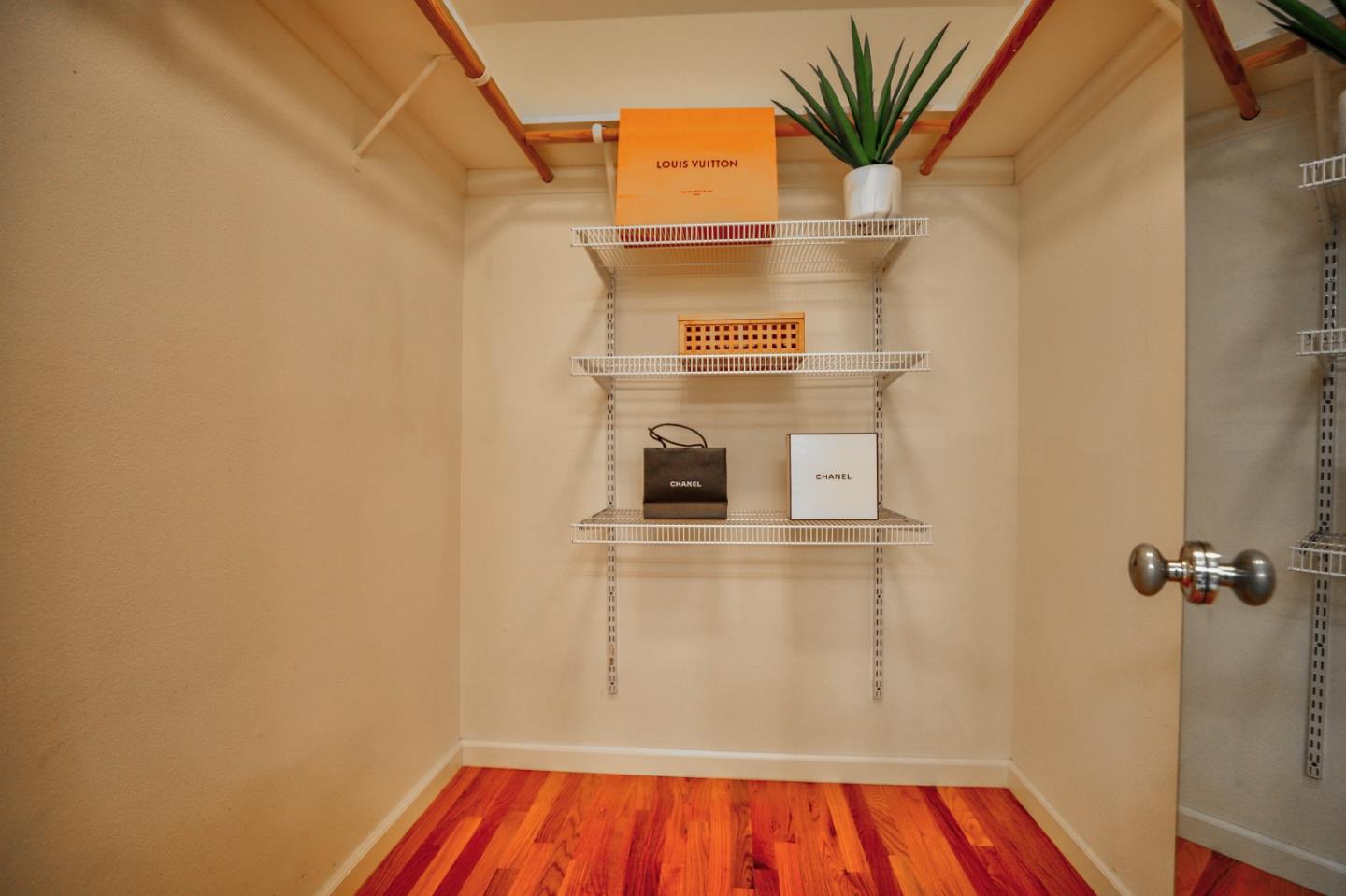 Detail Gallery Image 29 of 51 For 355 Snyder Ln, Mountain View,  CA 94043 - 3 Beds | 2/1 Baths