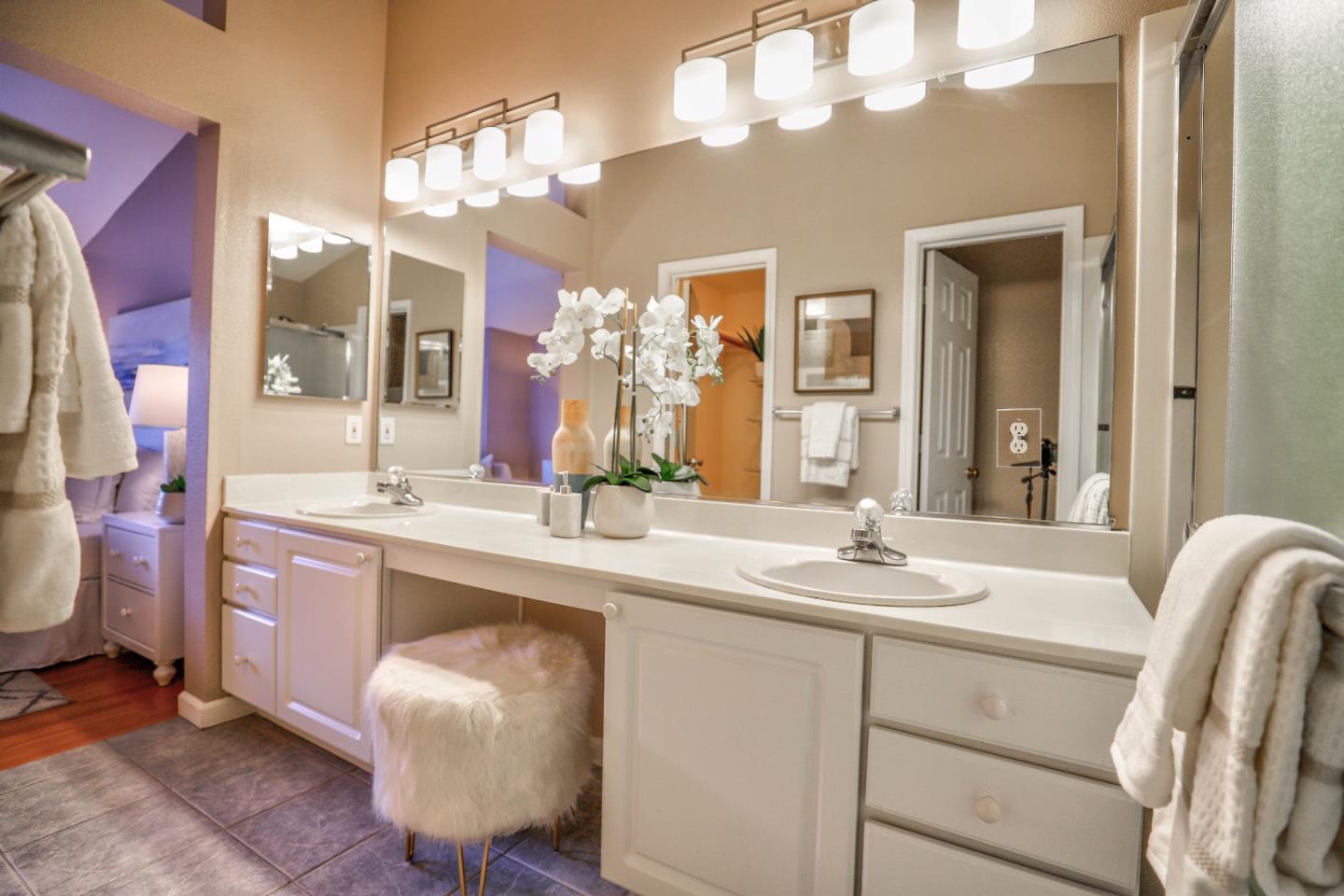 Detail Gallery Image 30 of 51 For 355 Snyder Ln, Mountain View,  CA 94043 - 3 Beds | 2/1 Baths