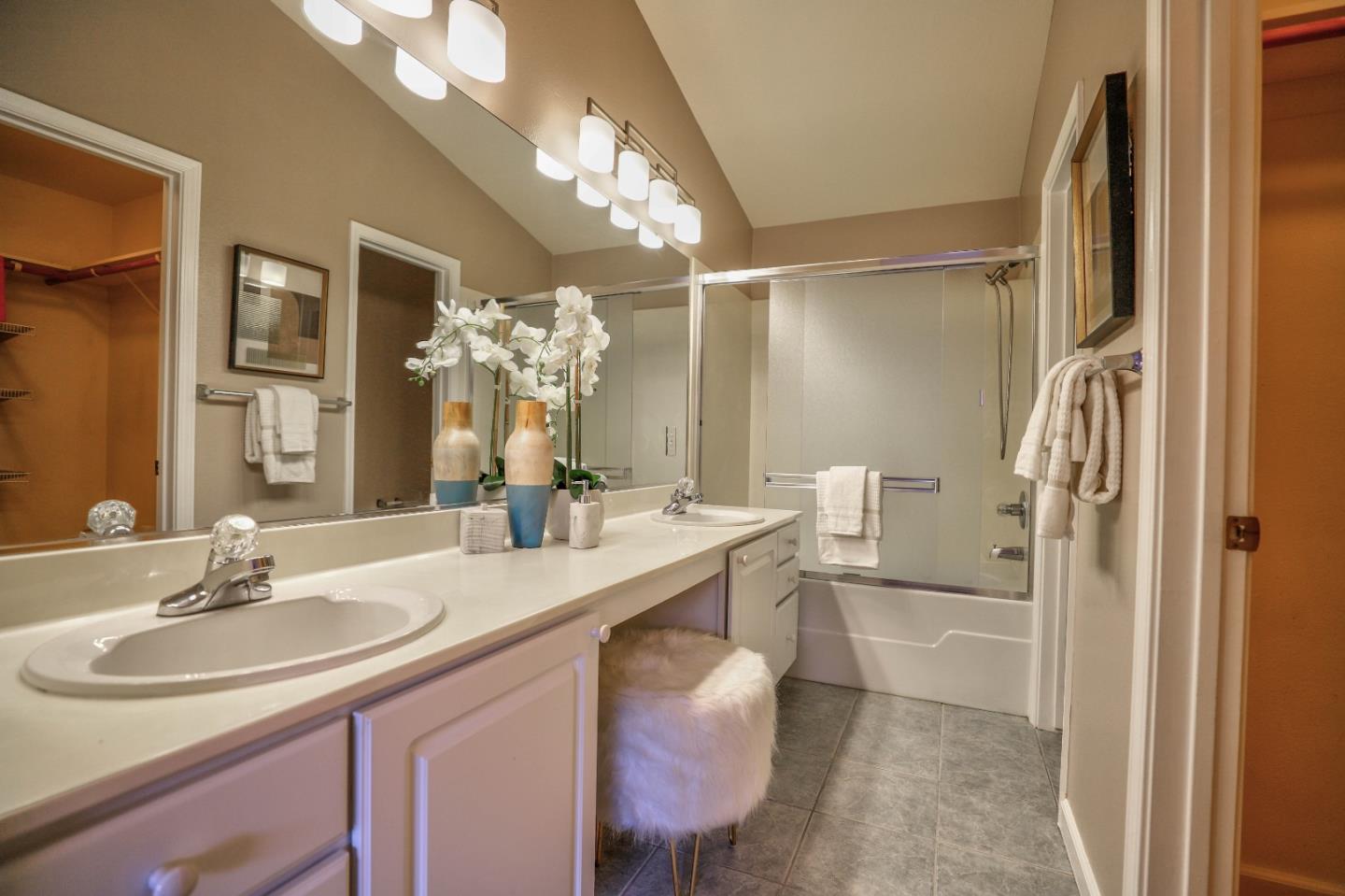 Detail Gallery Image 31 of 51 For 355 Snyder Ln, Mountain View,  CA 94043 - 3 Beds | 2/1 Baths