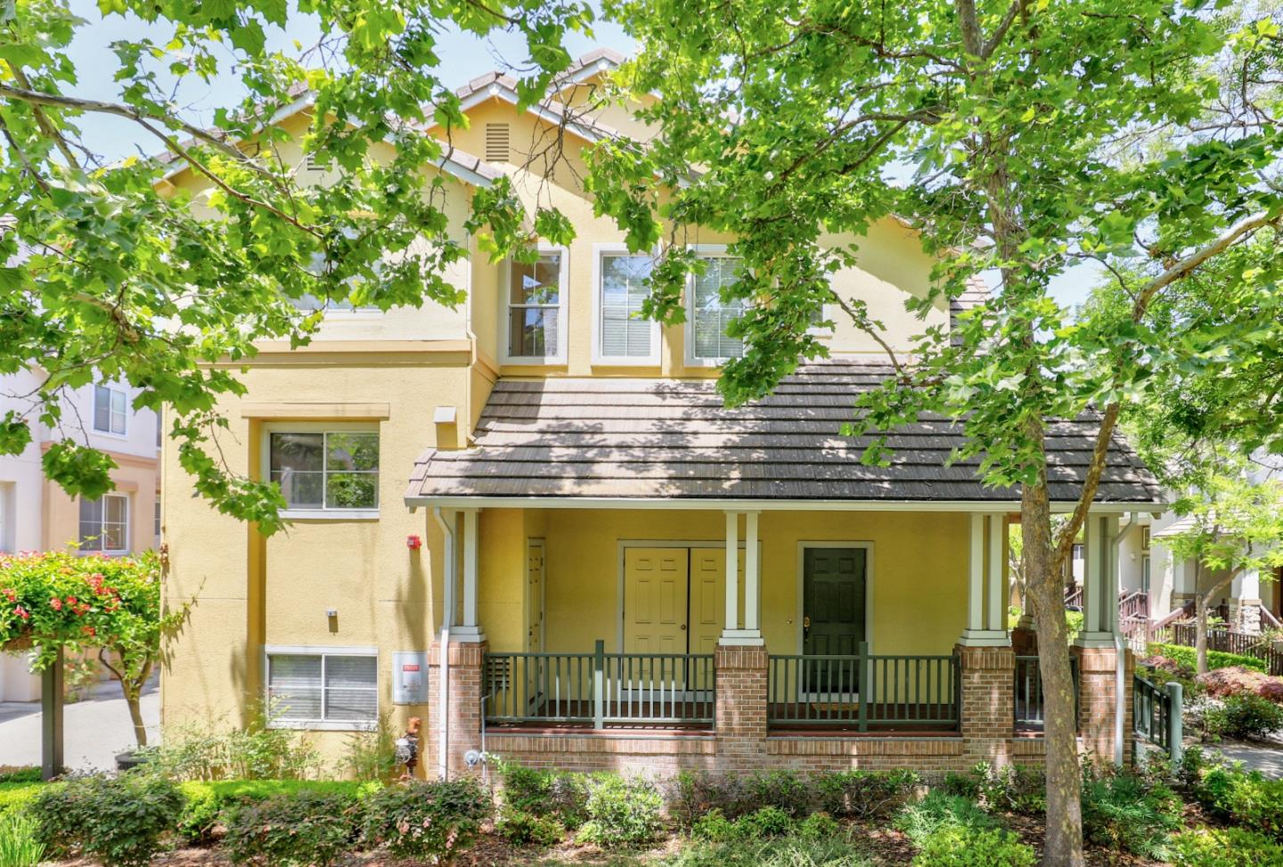 Detail Gallery Image 4 of 51 For 355 Snyder Ln, Mountain View,  CA 94043 - 3 Beds | 2/1 Baths