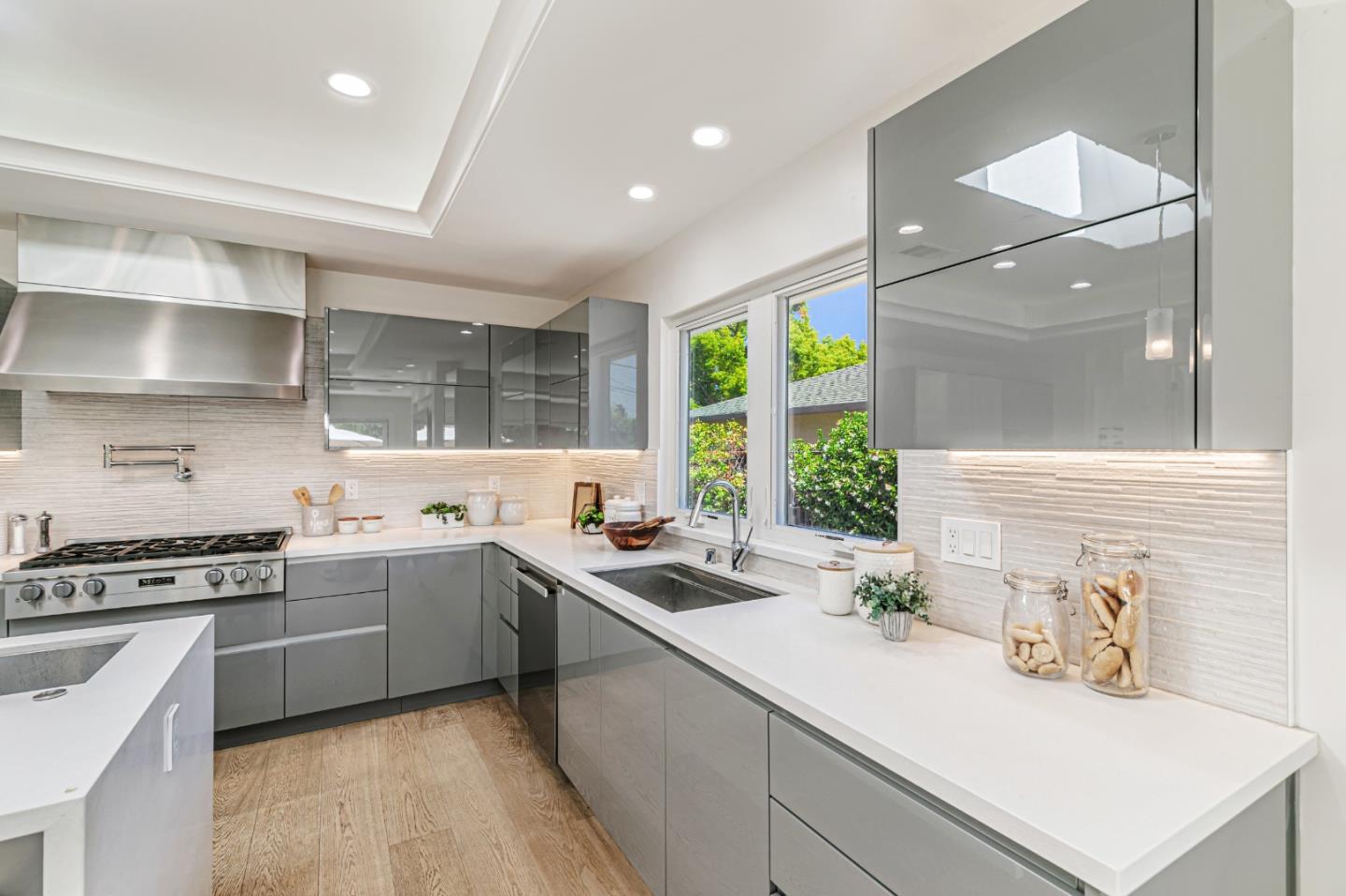 Detail Gallery Image 14 of 42 For 7924 August Ln, Cupertino,  CA 95014 - 4 Beds | 3/1 Baths