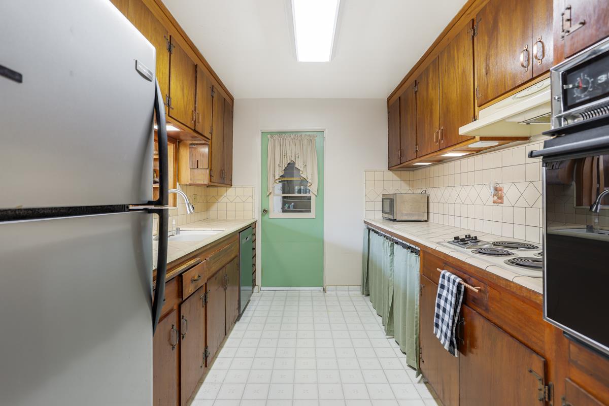 Detail Gallery Image 10 of 30 For 2139 Calabazas Blvd, Santa Clara,  CA 95051 - 3 Beds | 2 Baths
