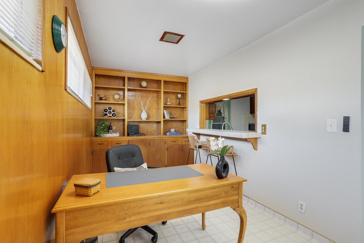 Detail Gallery Image 15 of 30 For 2139 Calabazas Blvd, Santa Clara,  CA 95051 - 3 Beds | 2 Baths