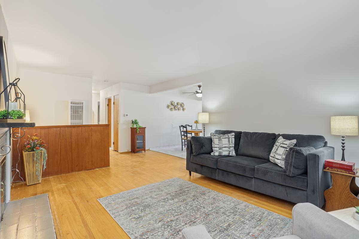 Detail Gallery Image 8 of 30 For 2139 Calabazas Blvd, Santa Clara,  CA 95051 - 3 Beds | 2 Baths