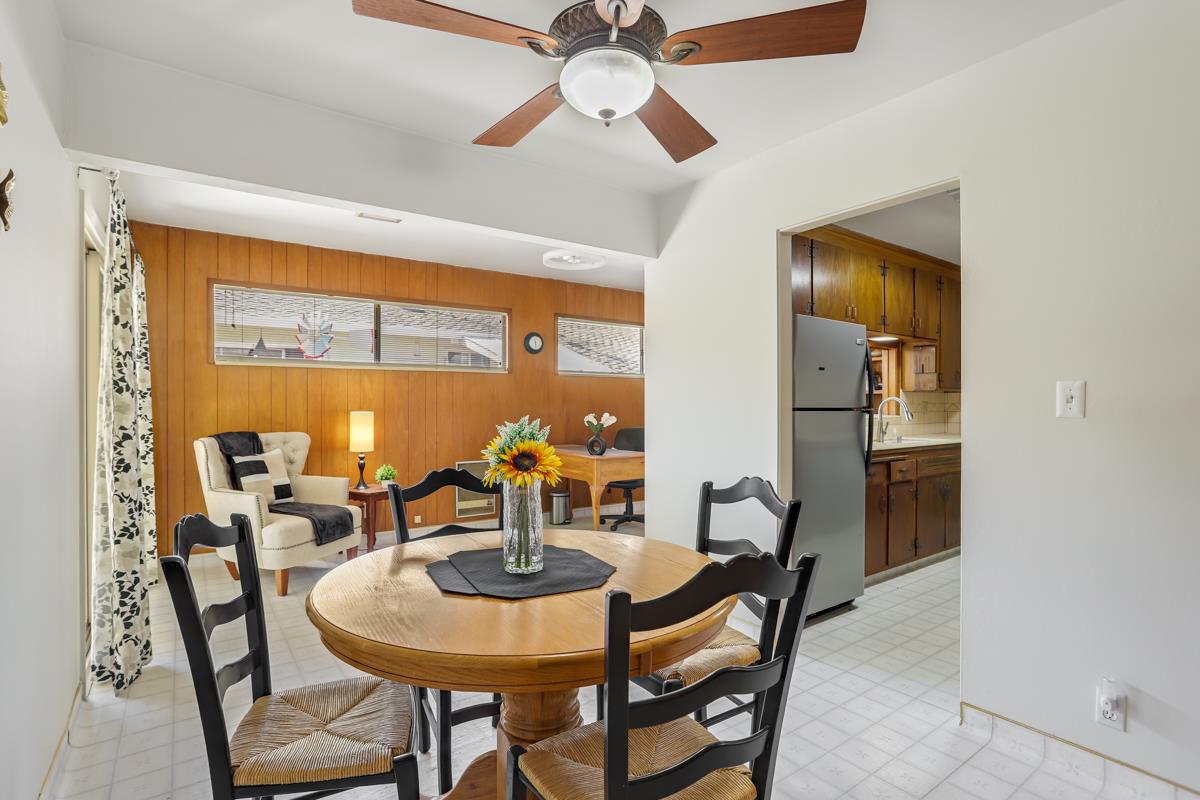 Detail Gallery Image 9 of 30 For 2139 Calabazas Blvd, Santa Clara,  CA 95051 - 3 Beds | 2 Baths