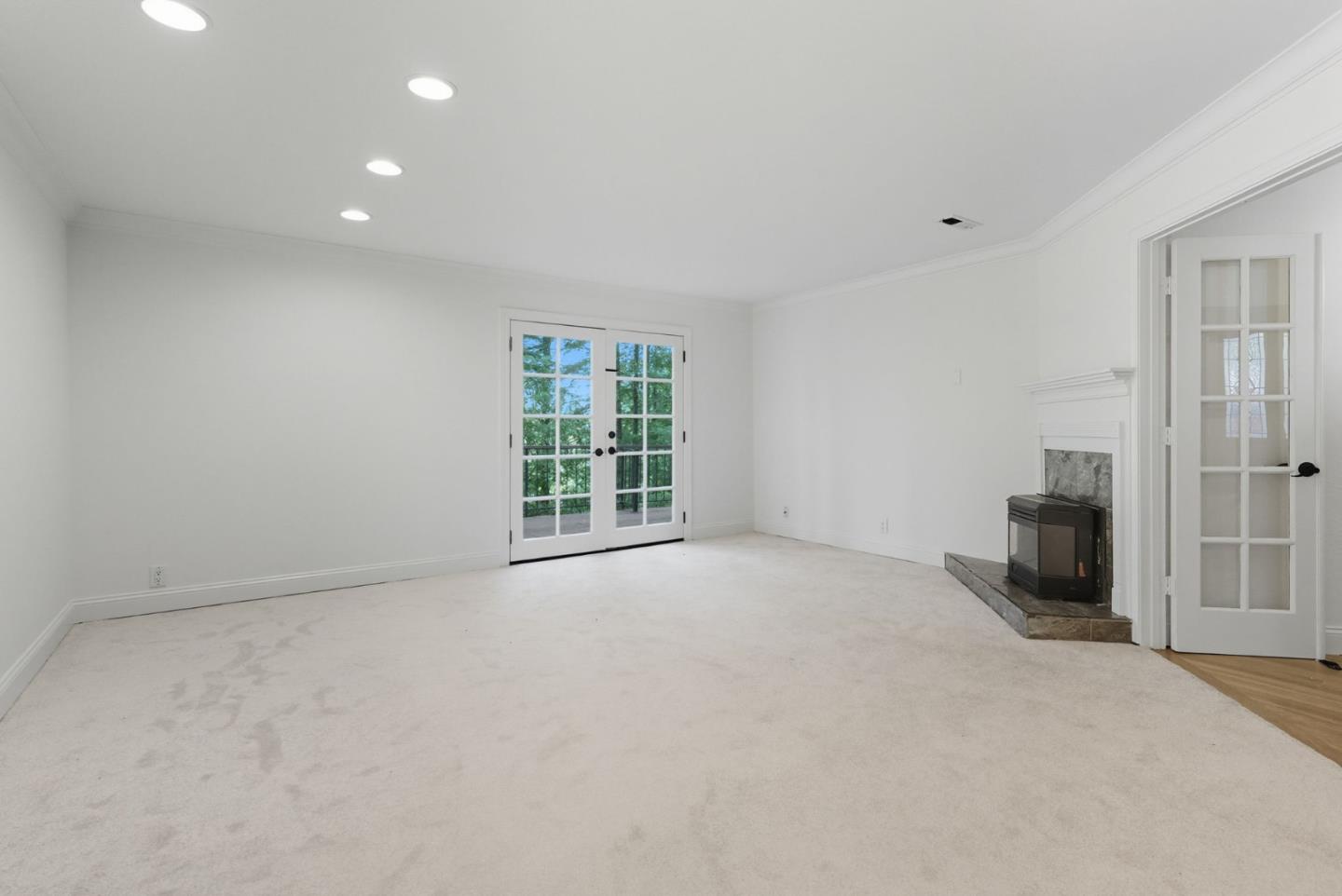 Detail Gallery Image 14 of 46 For 23489 Hutchinson Rd, Los Gatos,  CA 95033 - 4 Beds | 2/1 Baths