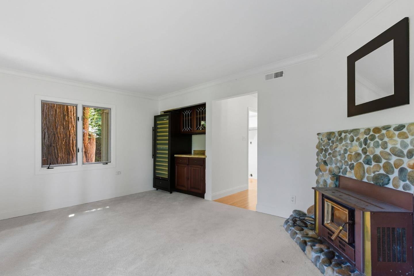 Detail Gallery Image 17 of 46 For 23489 Hutchinson Rd, Los Gatos,  CA 95033 - 4 Beds | 2/1 Baths