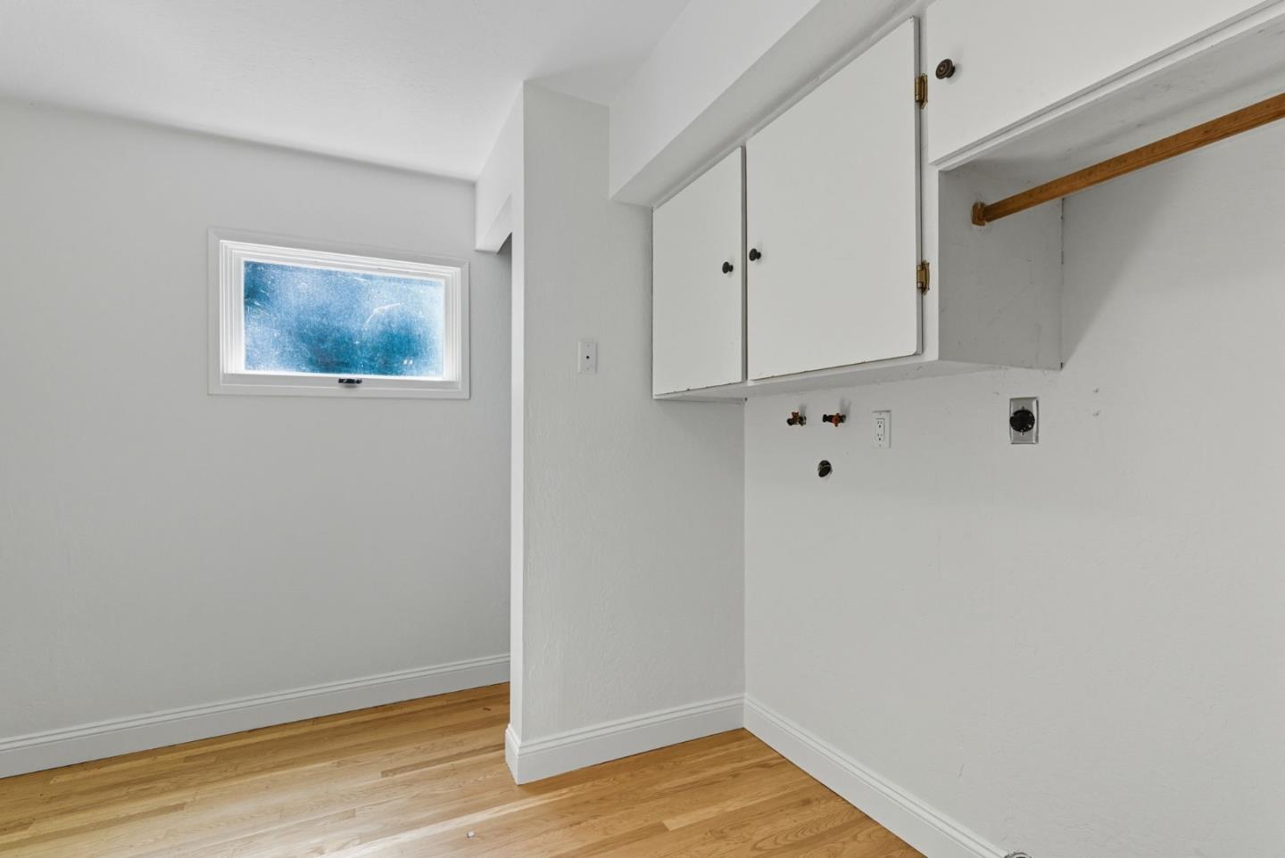 Detail Gallery Image 18 of 46 For 23489 Hutchinson Rd, Los Gatos,  CA 95033 - 4 Beds | 2/1 Baths