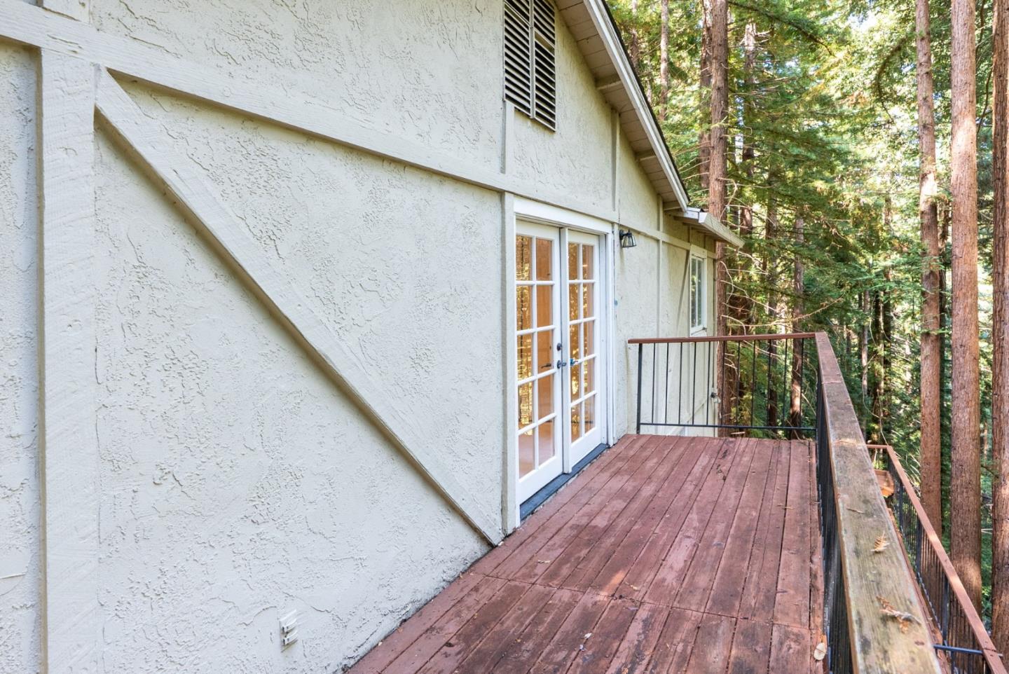 Detail Gallery Image 32 of 46 For 23489 Hutchinson Rd, Los Gatos,  CA 95033 - 4 Beds | 2/1 Baths