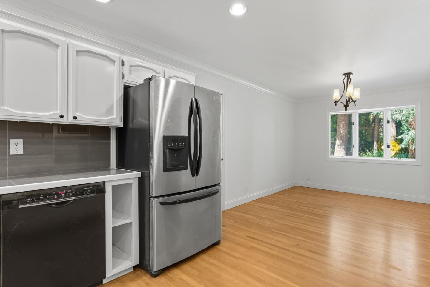 Detail Gallery Image 7 of 46 For 23489 Hutchinson Rd, Los Gatos,  CA 95033 - 4 Beds | 2/1 Baths