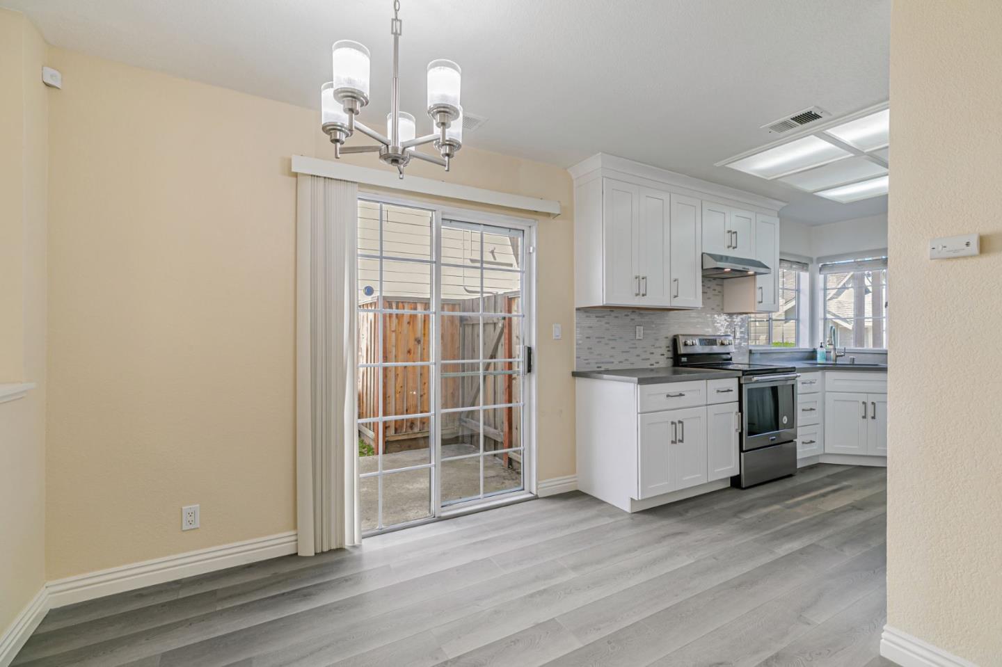 Detail Gallery Image 15 of 42 For 6171 Potrero Dr, Newark,  CA 94560 - 3 Beds | 2/1 Baths