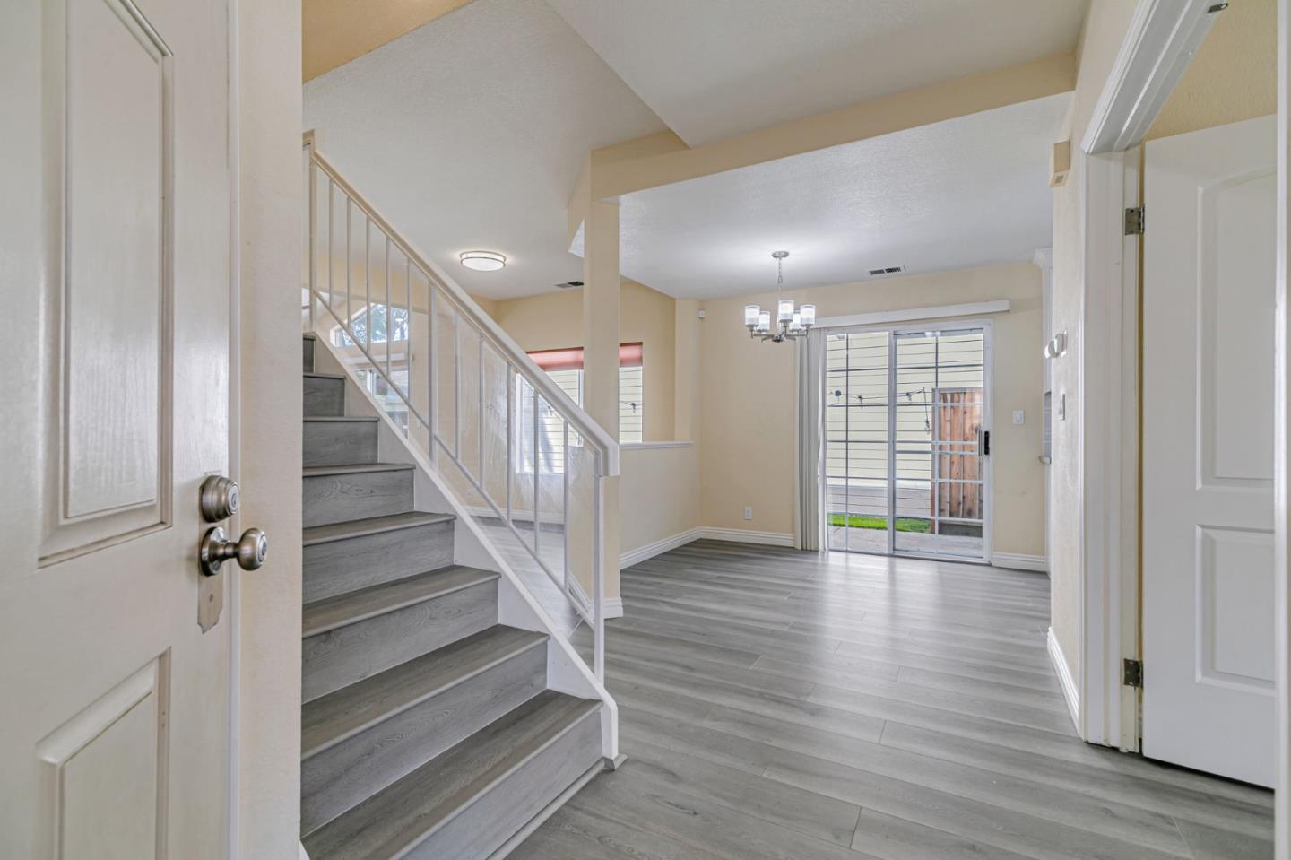Detail Gallery Image 3 of 42 For 6171 Potrero Dr, Newark,  CA 94560 - 3 Beds | 2/1 Baths