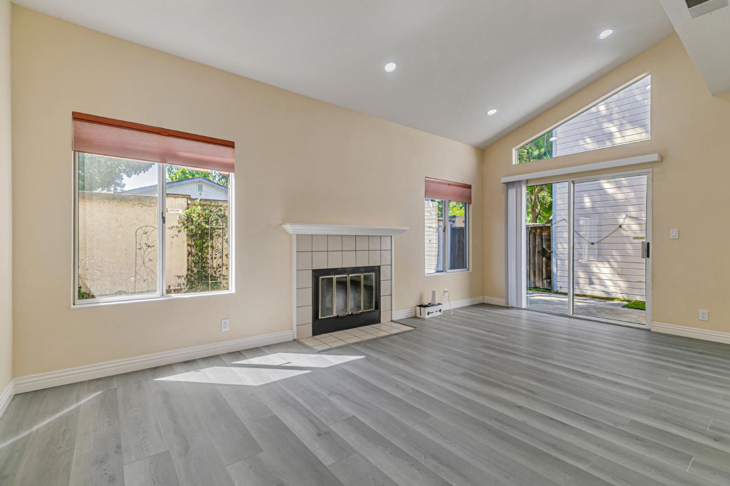 Detail Gallery Image 8 of 42 For 6171 Potrero Dr, Newark,  CA 94560 - 3 Beds | 2/1 Baths