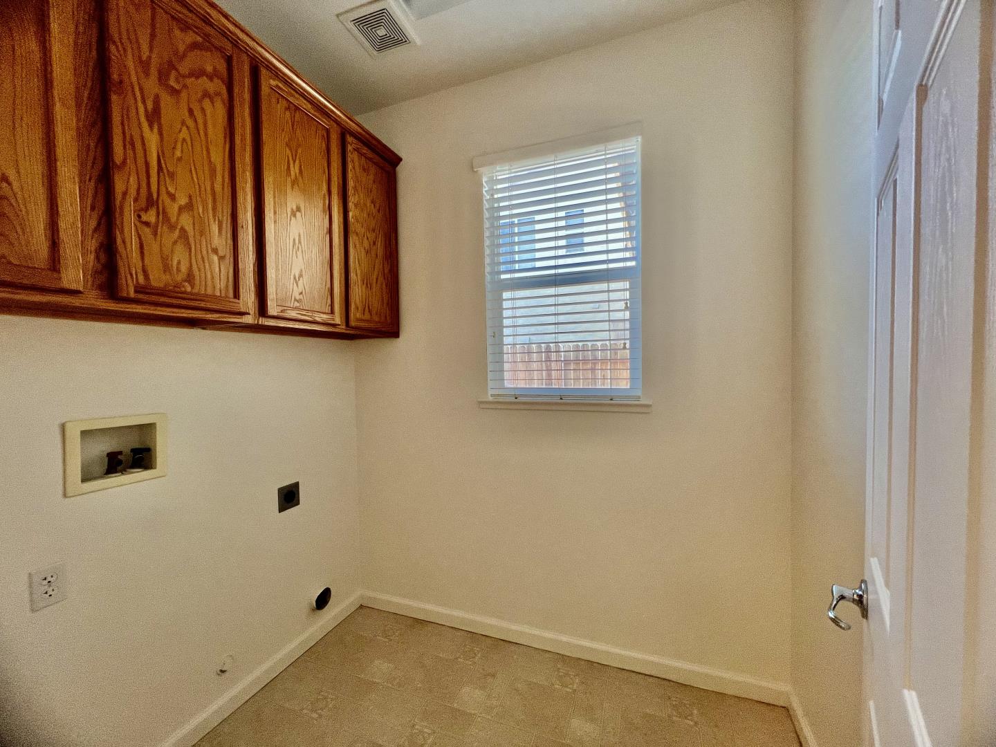 Detail Gallery Image 17 of 33 For 2364 River Rock Dr, Merced,  CA 95340 - 4 Beds | 3 Baths