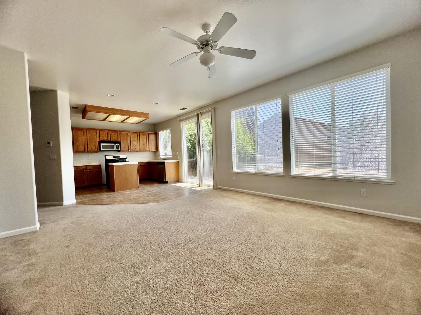 Detail Gallery Image 9 of 33 For 2364 River Rock Dr, Merced,  CA 95340 - 4 Beds | 3 Baths