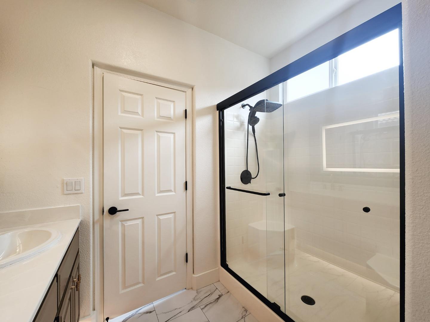 Detail Gallery Image 32 of 54 For 1218 Alder Creek Cir, San Leandro,  CA 94577 - 3 Beds | 2/1 Baths